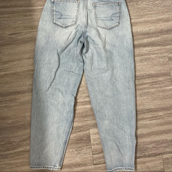 American eagle baggy mom jeans highrise - Picture 2 of 3